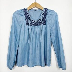 GAP Medium Wash Boho Blouse with Navy Embroidered Accents Tie Front‎ Size Small